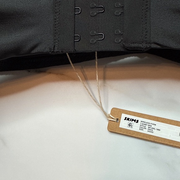 NWT Skims Wireless Form T-Shirt Bra - Picture 5 of 5